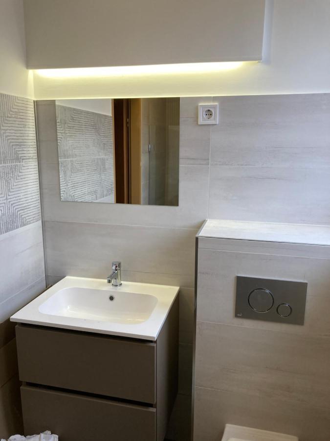 Kuenszler Apartmanhaz 자르마디 외부 사진