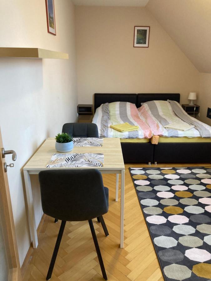 Kuenszler Apartmanhaz 자르마디 외부 사진