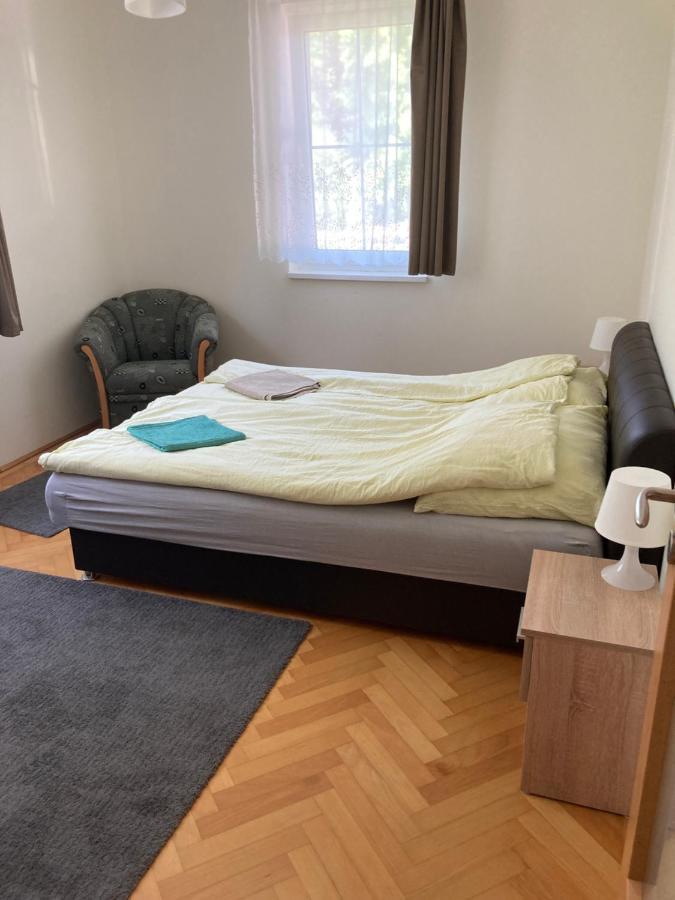 Kuenszler Apartmanhaz 자르마디 외부 사진