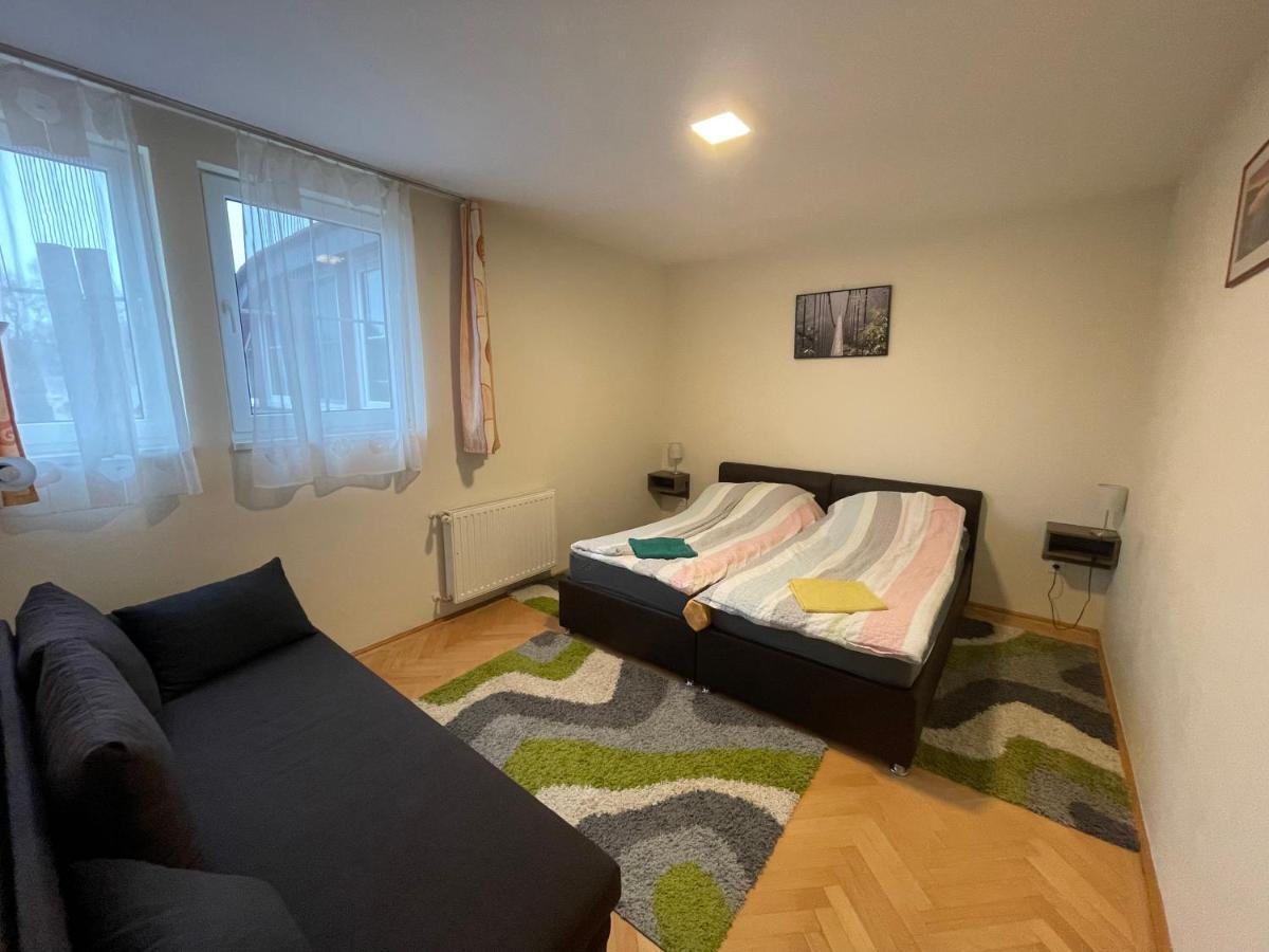 Kuenszler Apartmanhaz 자르마디 외부 사진