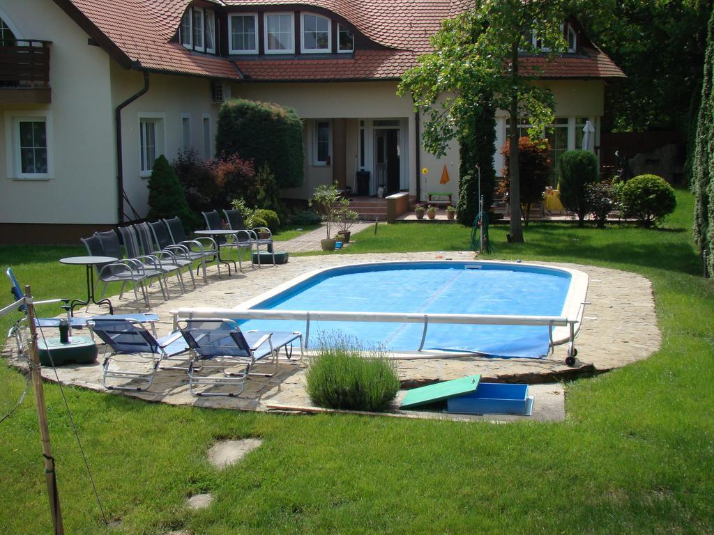 Kuenszler Apartmanhaz 자르마디 외부 사진