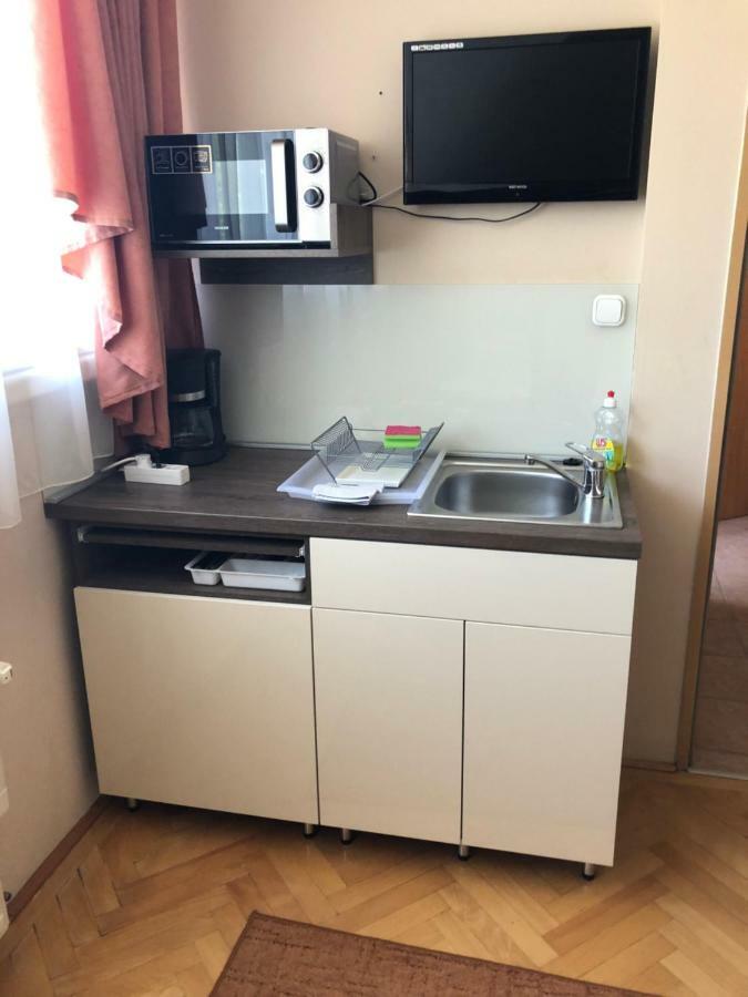 Kuenszler Apartmanhaz 자르마디 외부 사진